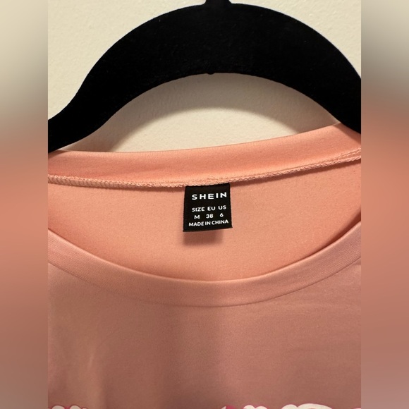 Women’s Medium “Howdy” Crop Top Pink 'Howdy' Graphic T-Shirt - Picture 4 of 7